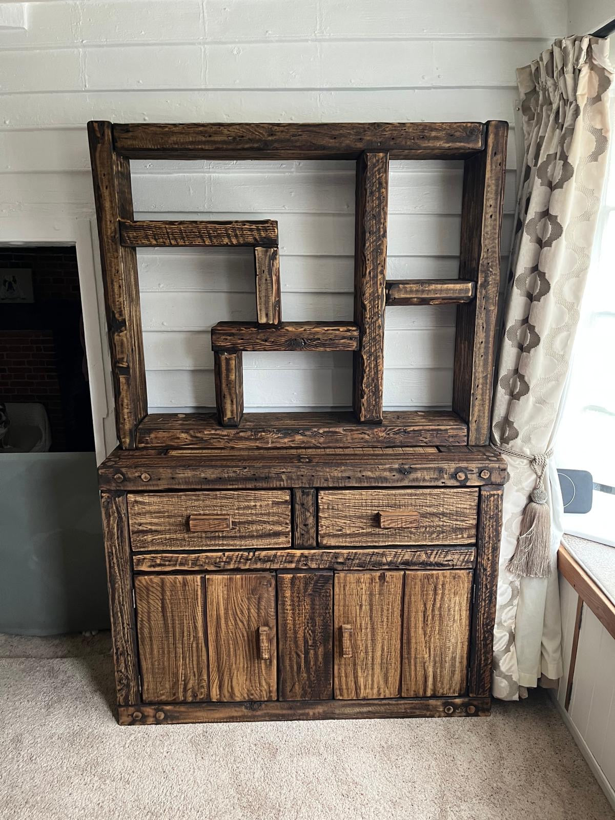 Etagere en bois massif
