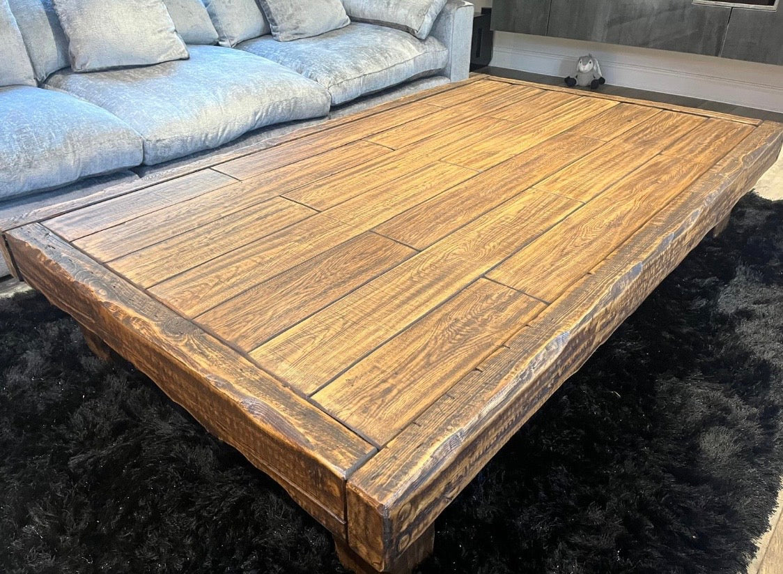 Table basse en bois massif