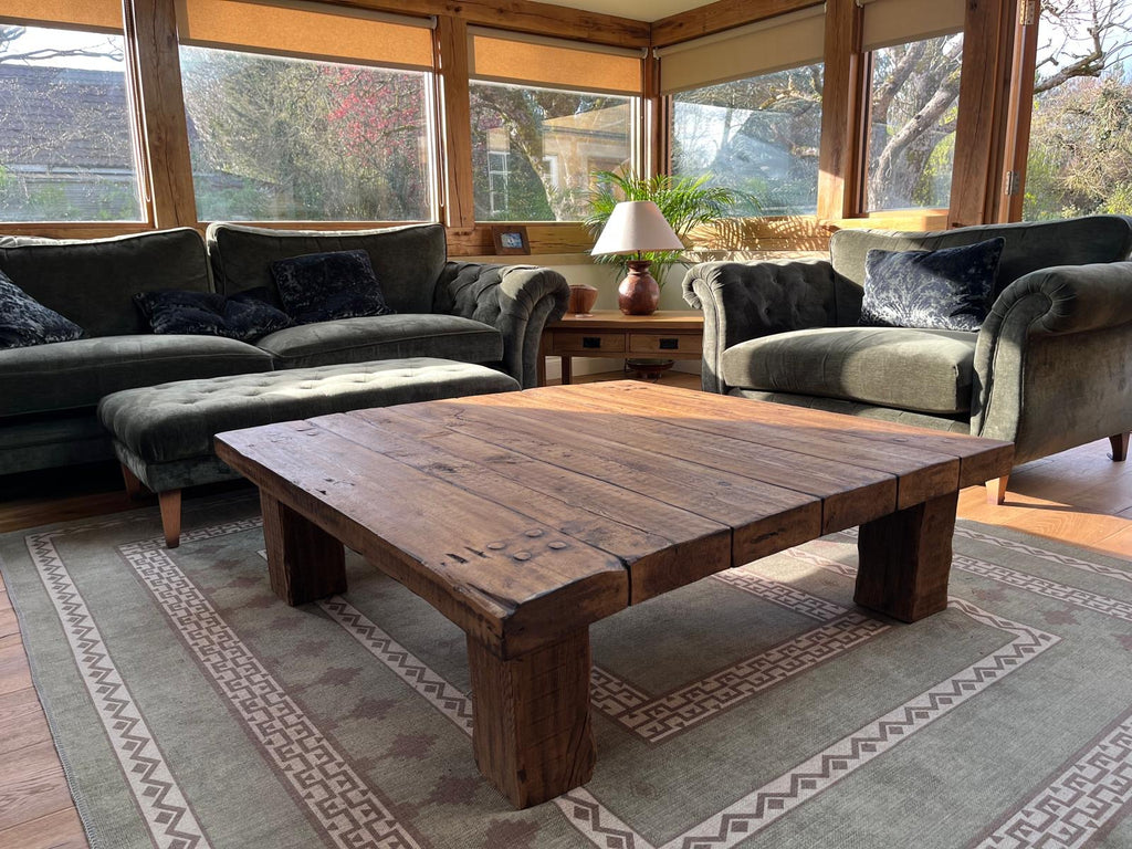 Table basse en bois massif