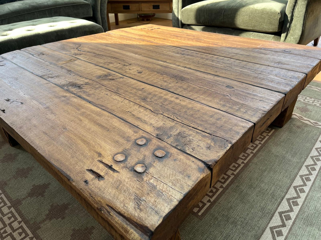 Table basse en bois massif